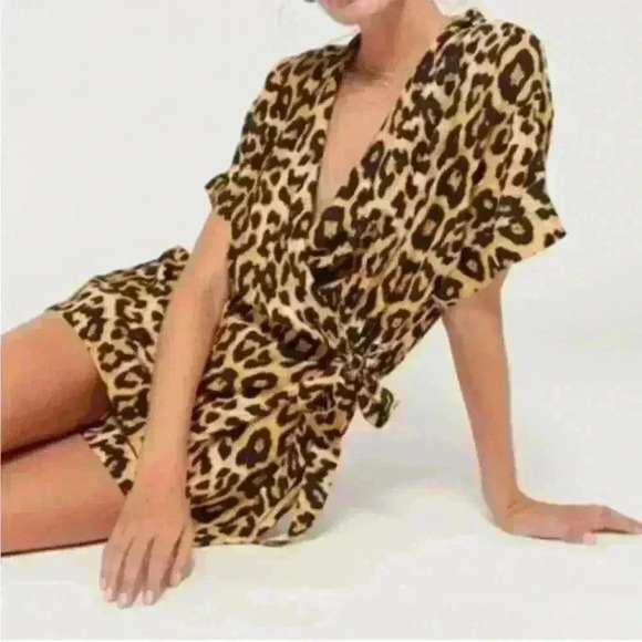 Urban Outfitters Leopard print shorts romper - Picture 1 of 6